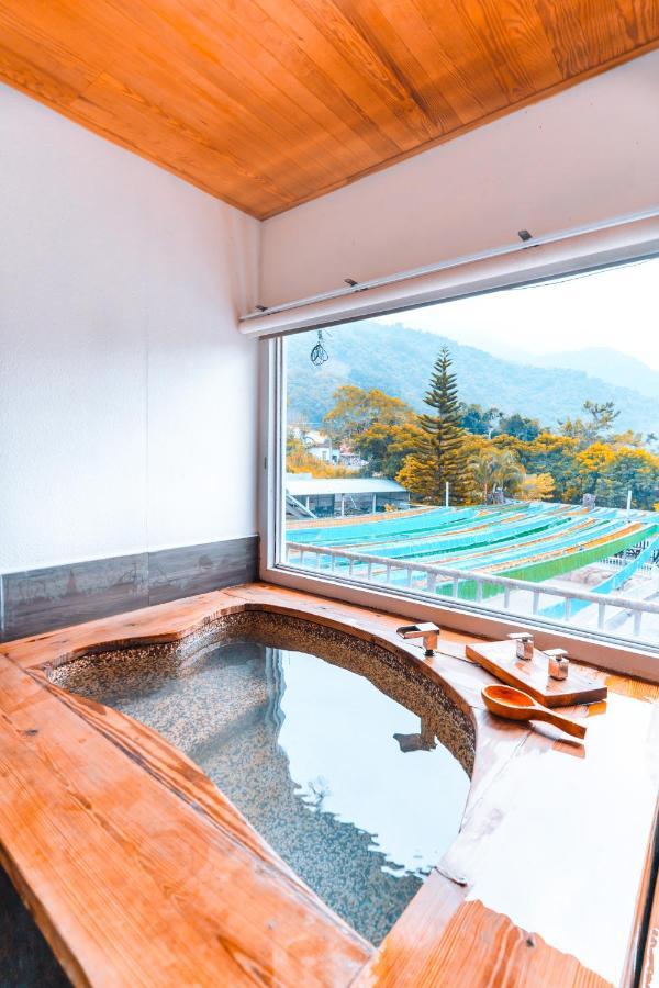 Cdr Hotspring Resort Liugui Esterno foto