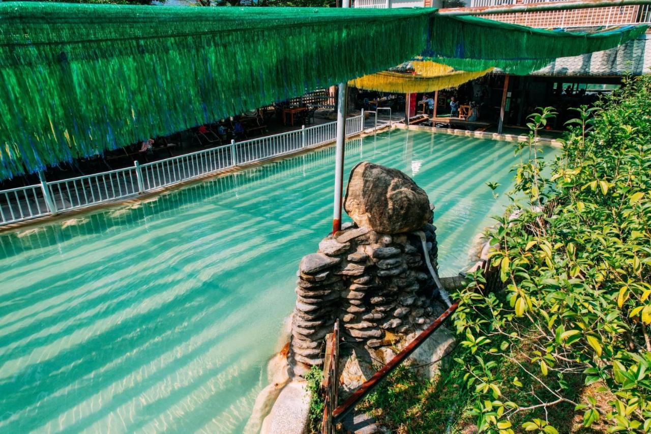 Cdr Hotspring Resort Liugui Esterno foto