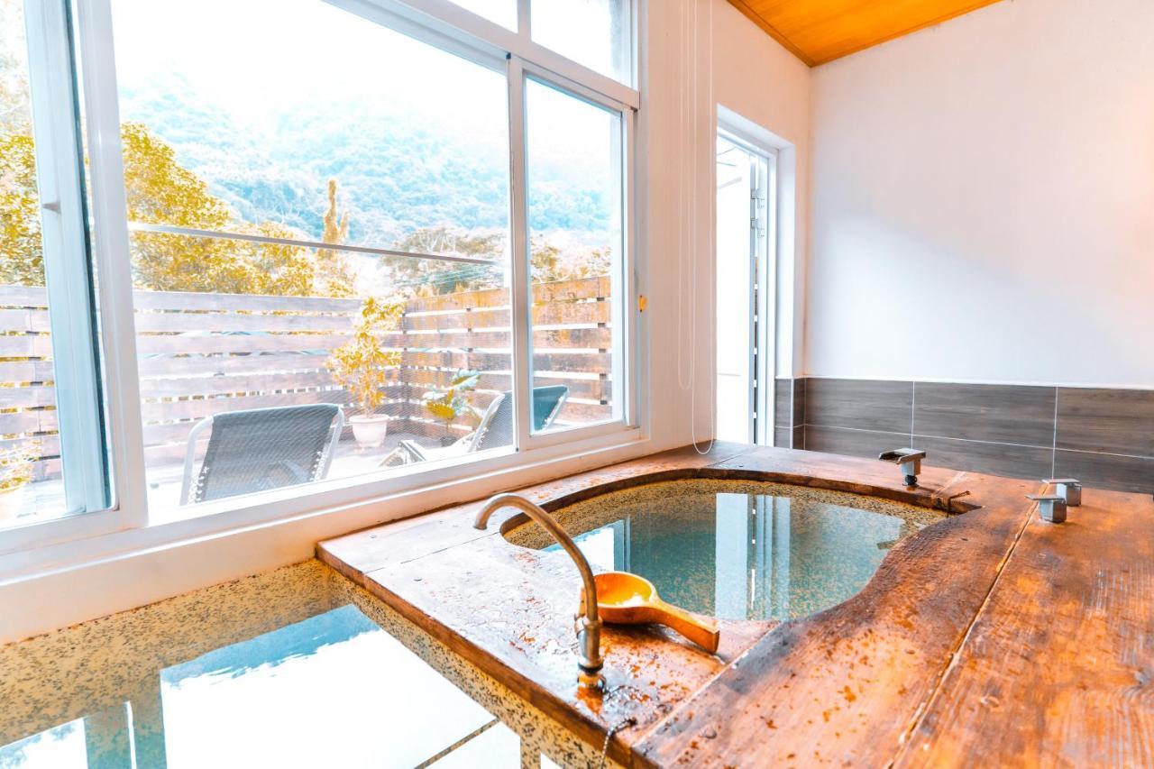 Cdr Hotspring Resort Liugui Esterno foto